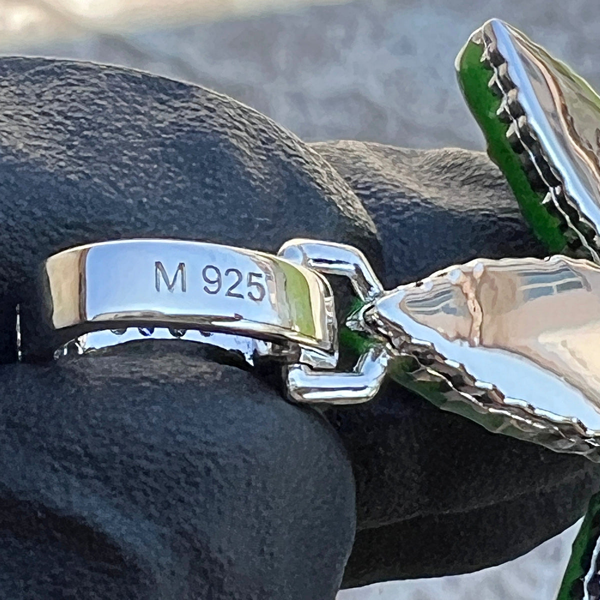 925 Sterling Silver Green Enamel Weed Leaf Marijuana 0.2ct Moissanite
