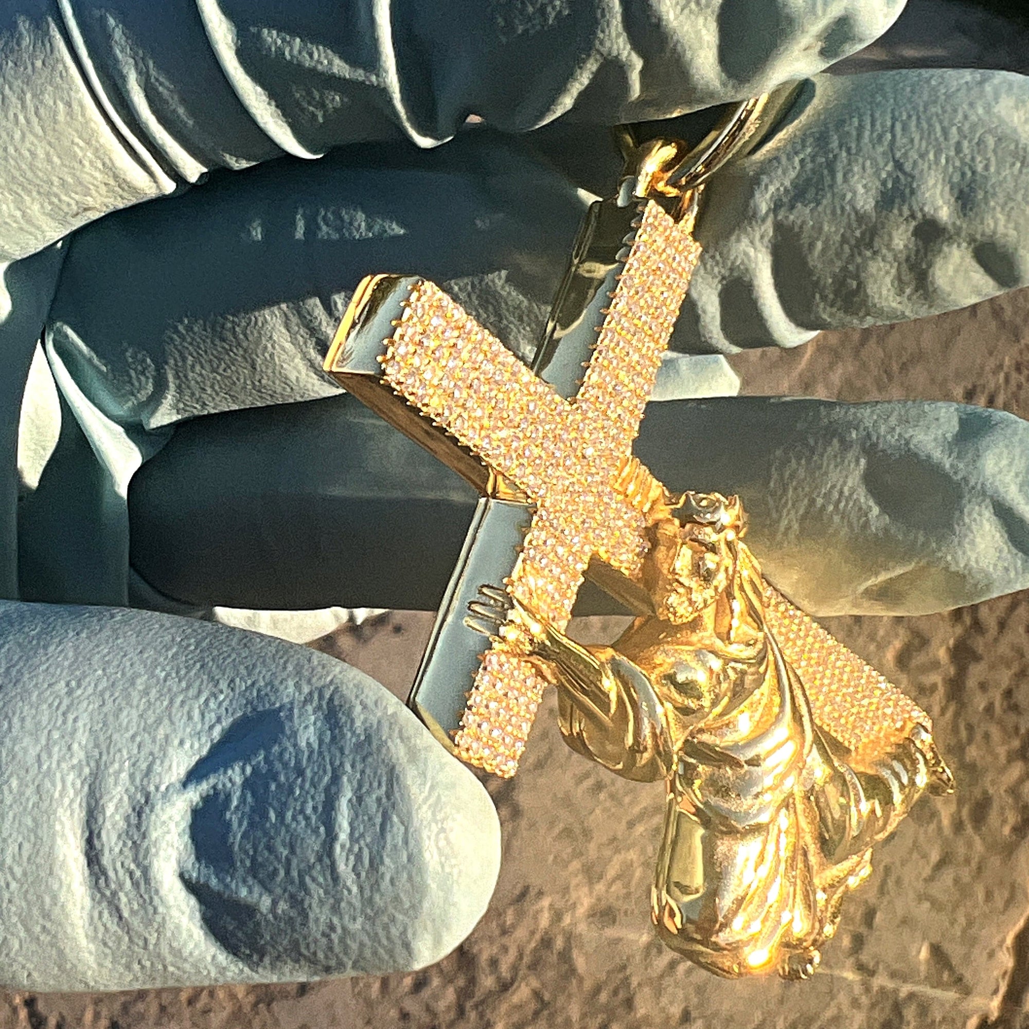 14k Gold Plated 925 Sterling Silver Jesus Carrying His Cross VVS D Col