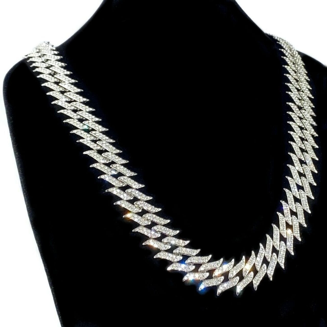 Spike Chain 16